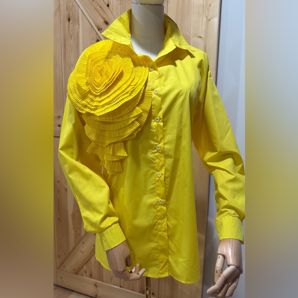 Women's Yellow Statement Ruffle Blouse - Picture 4 of 6